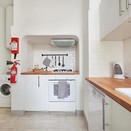 Apartment With 2 Bedrooms In Lisboa With Wonderful City View Balcony And Wifi Apartmán *