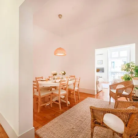 Apartment With 2 Bedrooms In Lisboa With Wonderful City View Balcony And Wifi Apartmán *